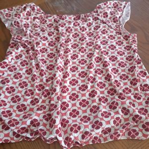 Comfortable Ann Taylor Loft tee Size L